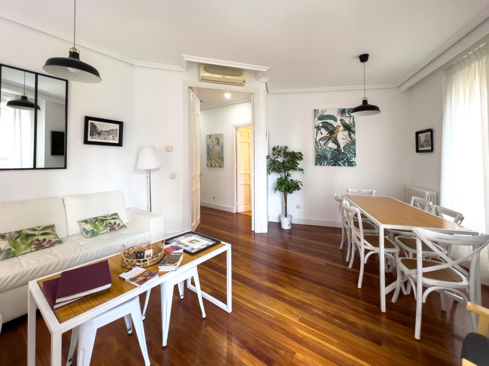 Callao Suites Madrid Exterior photo